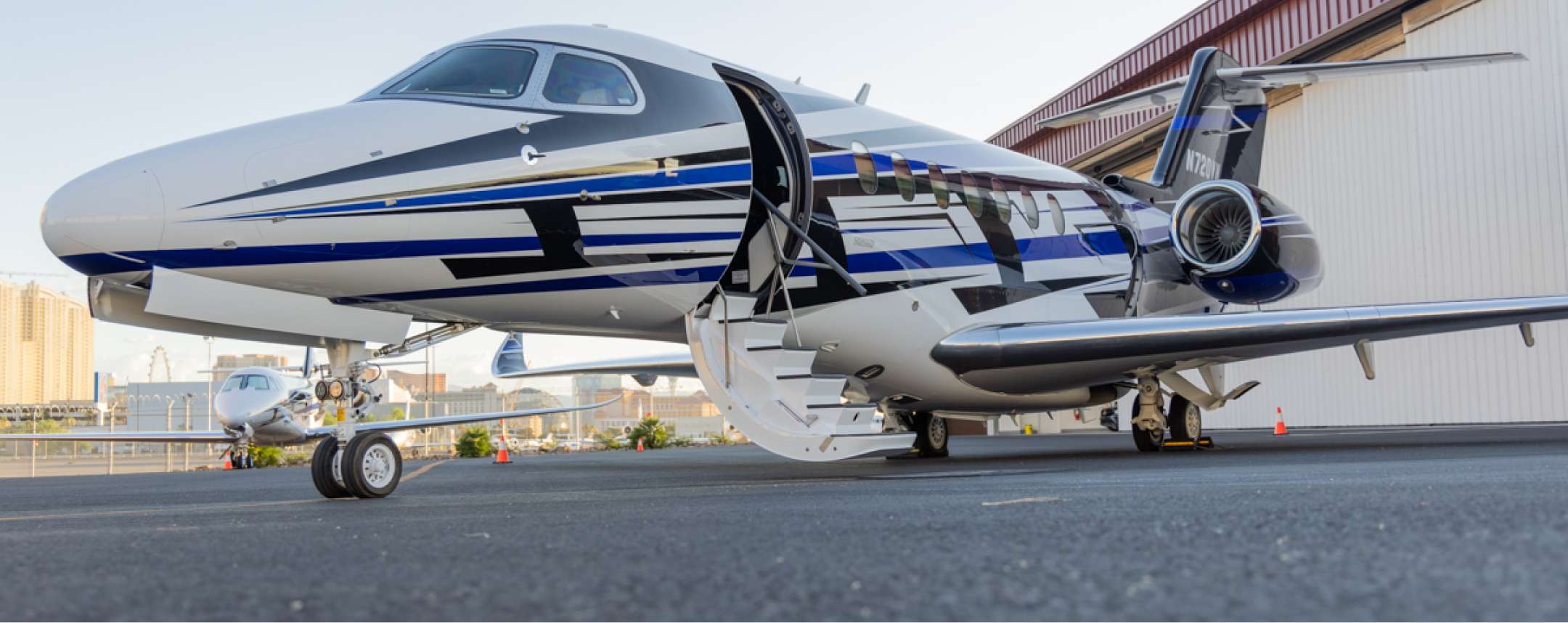 N70 N720TM Hawker 850XP - Worldwide Jet Charter, Inc. owned by S/N 258758